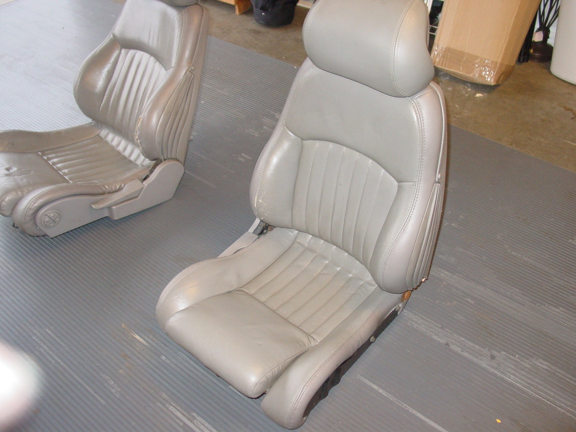 Bentley leather repair dye full interior large kit. - The Leather Colour  Doctor